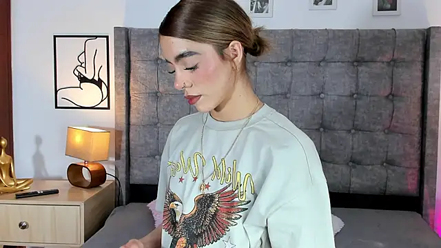 Snapshot of Violetta_Ficher chatting on 06.29.26 Violetta Ficher online show from 06.29.26