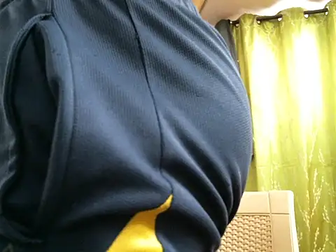 Snapshot of indianhairybull chatting on 03.12.25 indianhairybull online show from 03.12.25