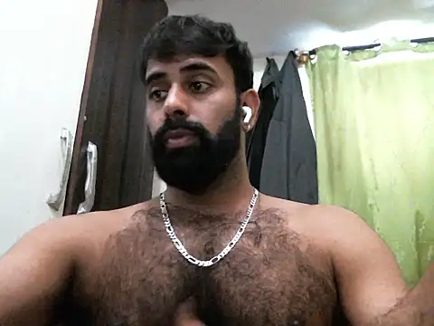 Snapshot of indianhairybull chatting on 10.03.25 indianhairybull online show from 10.03.25