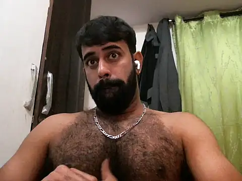 Snapshot of indianhairybull chatting on 11.19.25 indianhairybull online show from 11.19.25