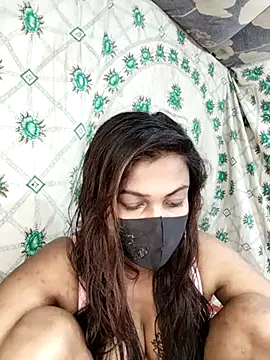 Snapshot of monekhan123 chatting on 02.20.25 monekhan123 online show from 02.20.25