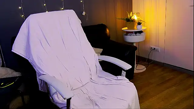 Snapshot of just_gay_ chatting on 02.05.25 just gay online show from 02.05.25