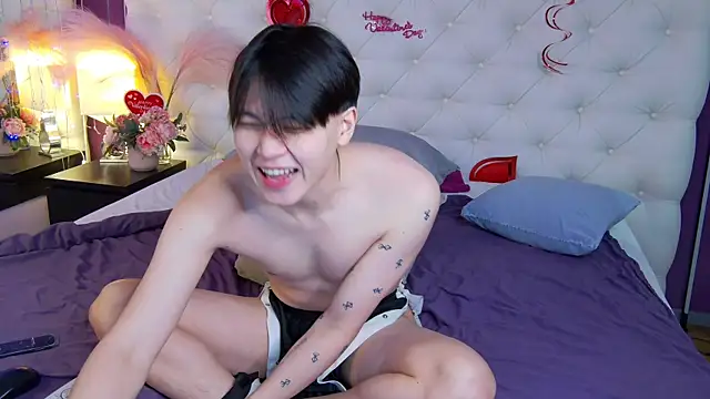 Snapshot of just_gay_ chatting on 02.16.25 just gay online show from 02.16.25