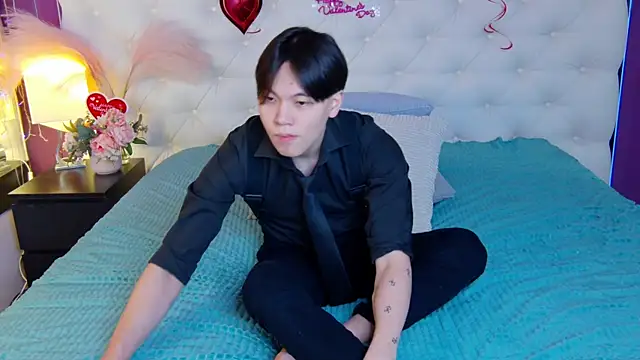 Snapshot of just_gay_ chatting on 02.19.25 just gay online show from 02.19.25