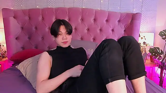 Snapshot of just_gay_ chatting on 03.08.25 just gay online show from 03.08.25