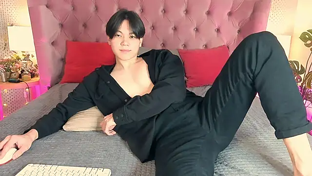 Snapshot of just_gay_ chatting on 03.09.25 just gay online show from 03.09.25