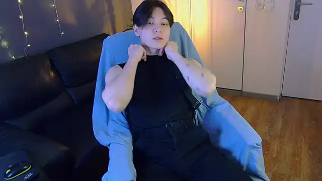 Snapshot of just_gay_ chatting on 03.11.25 just gay online show from 03.11.25