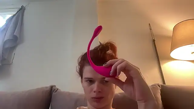 Snapshot of ScarletBottom chatting on 09.16.25 ScarletBottom online show from 09.16.25