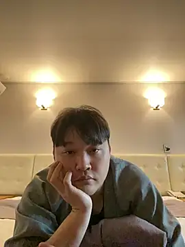 offwhite777 online show from 02.19.25