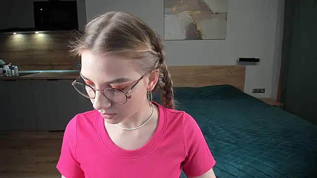 Enjoy everymoment  online show from 02.14.25