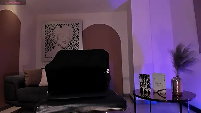 Snapshot of BeccaBaxter chatting on 02.17.26 BeccaBaxter online show from 02.17.26