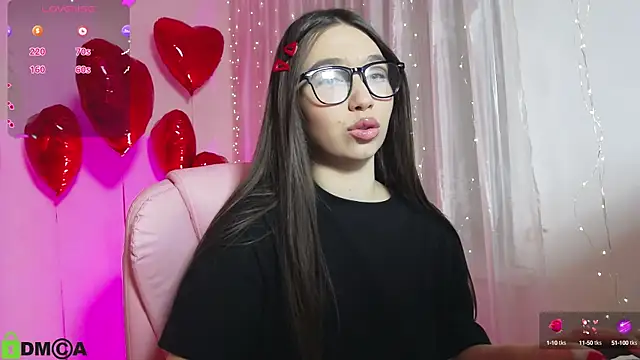 Snapshot of Arianahot777 chatting on 02.17.25 Arianahot777 online show from 02.17.25