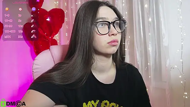 Snapshot of Arianahot777 chatting on 02.21.25 Arianahot777 online show from 02.21.25