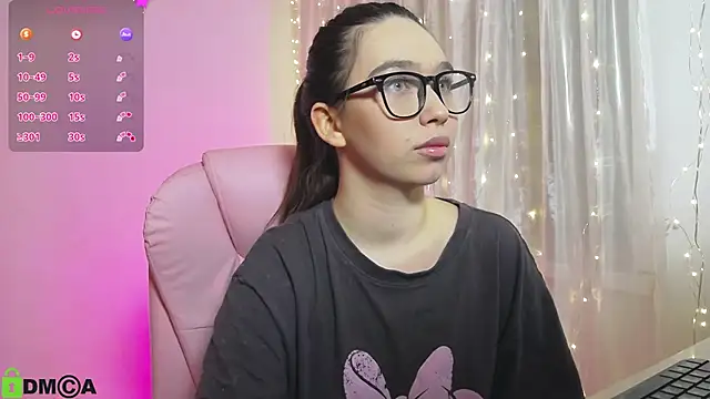 Snapshot of Arianahot777 chatting on 02.24.25 Arianahot777 online show from 02.24.25