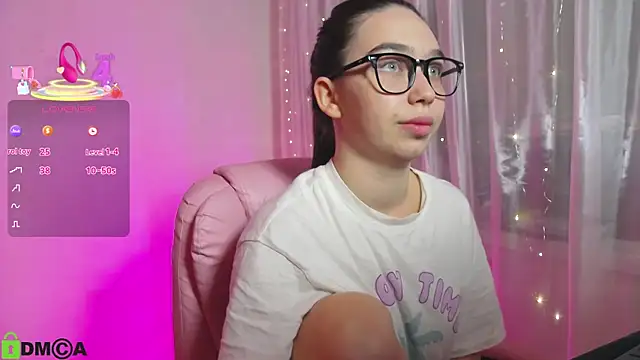 Snapshot of Arianahot777 chatting on 09.14.25 Arianahot777 online show from 09.14.25