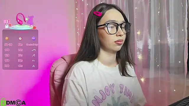 Snapshot of Arianahot777 chatting on 09.20.25 Arianahot777 online show from 09.20.25