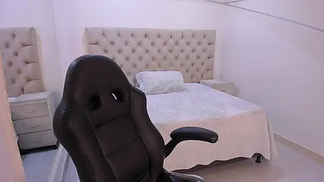 JhoanLeandro online show from 12.04.25