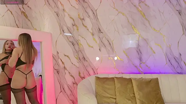 AmaiaHaywood online show from 11.28.25