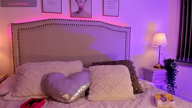 Daphne chers online show from 04.15.26