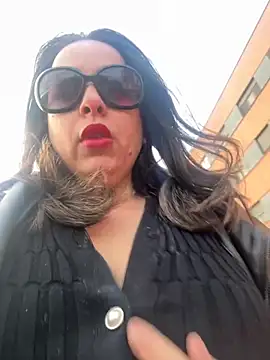 laarti online show from 09.24.25