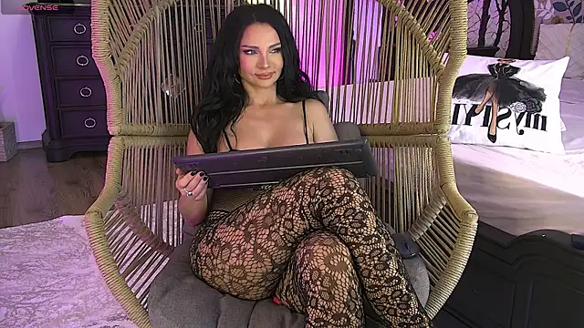 Amber Luna online show from 03.13.25