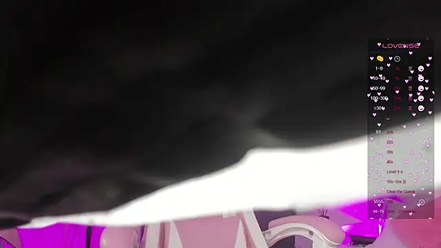 Snapshot of whiteatenea chatting on 02.13.25 whiteatenea online show from 02.13.25