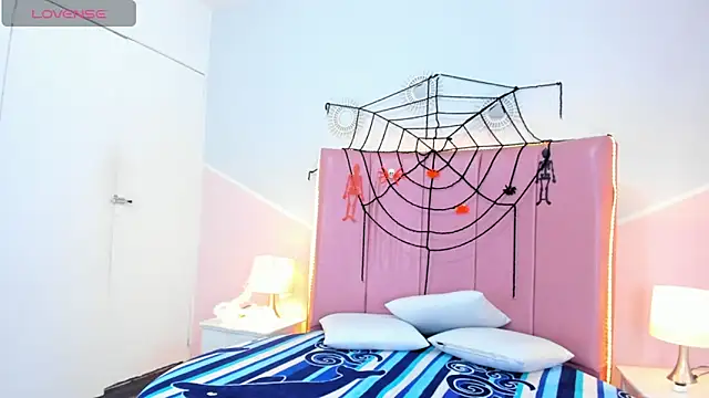 Liiam smith  online show from 10.29.25