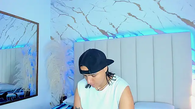 Liiam smith  online show from 11.01.25