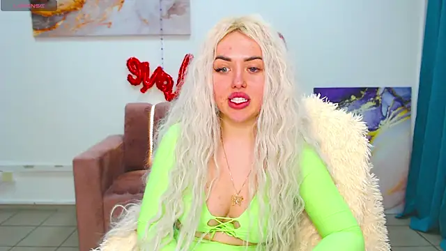 Snapshot of MissisCaty chatting on 03.13.25 MissisCaty online show from 03.13.25