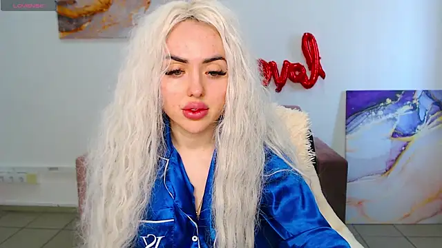 Snapshot of MissisCaty chatting on 03.22.25 MissisCaty online show from 03.22.25