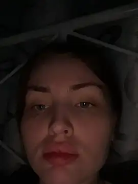 Lora Rosee online show from 03.04.25