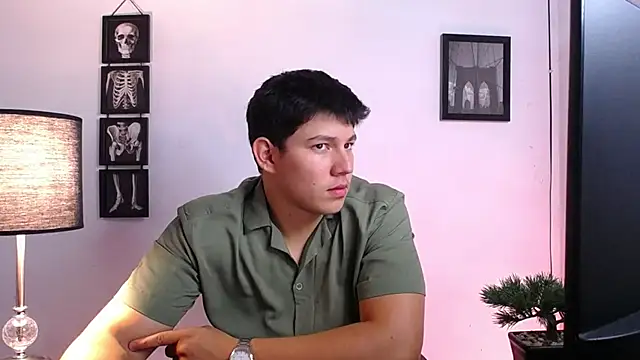 Snapshot of JamesCr_ chatting on 10.23.25 JamesCr online show from 10.23.25