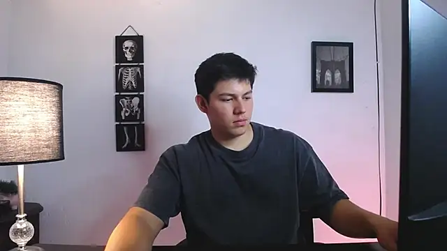 Snapshot of JamesCr_ chatting on 10.24.25 JamesCr online show from 10.24.25