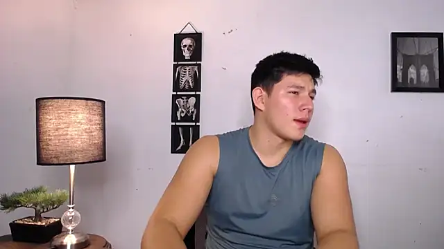 Snapshot of JamesCr_ chatting on 11.20.25 JamesCr online show from 11.20.25