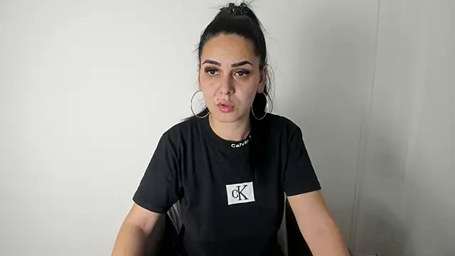 NicoleKatee online show from 11.04.25