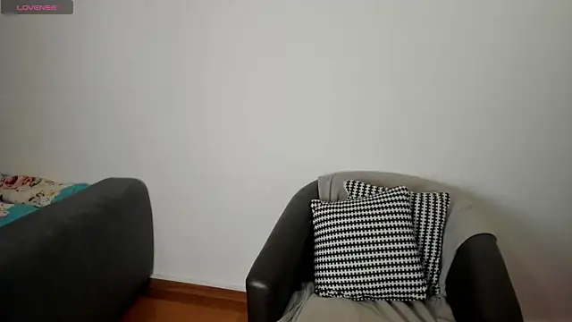 NicoleKatee online show from 11.26.25