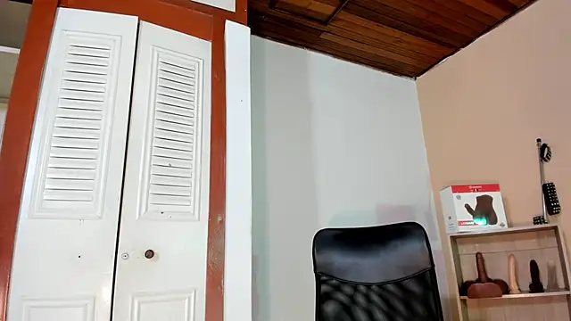 Violetta 0 online show from 10.21.25