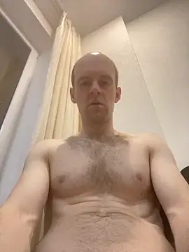 LynnAhNight online show from 11.12.25