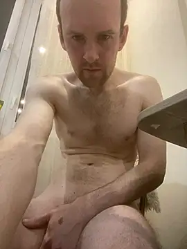 LynnAhNight online show from 02.25.26