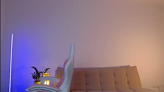 Snapshot of Maytaai chatting on 02.02.25 Maytaai online show from 02.02.25