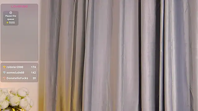 Snapshot of Maytaai chatting on 03.15.25 Maytaai online show from 03.15.25