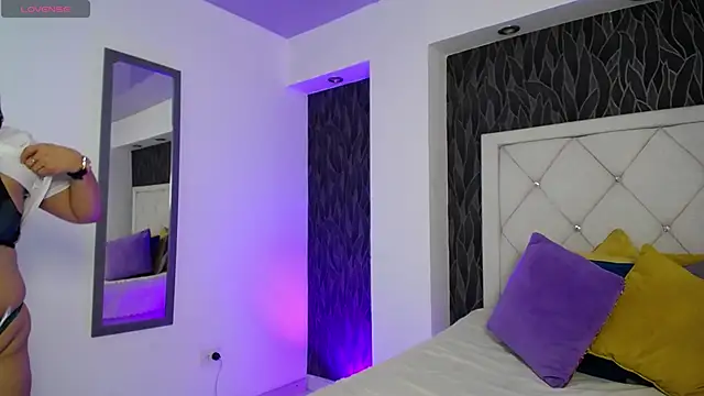 Snapshot of GochitaWild chatting on 02.15.26 GochitaWild online show from 02.15.26