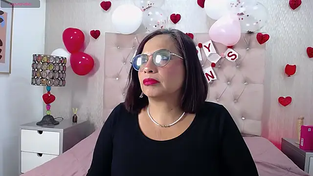 Snapshot of GochitaWild chatting on 02.16.26 GochitaWild online show from 02.16.26