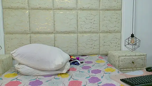 ThaliaANDNicholas online show from 02.26.25