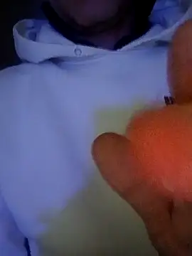 ANGELSANTAMARIA- online show from 11.30.25