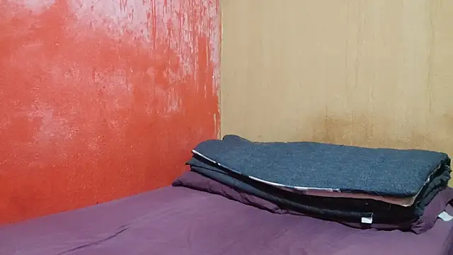 Snapshot of LuisA_Femm chatting on 12.18.25 LuisA Femm online show from 12.18.25