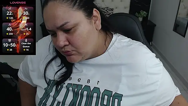 Aaliyah11 online show from 11.21.25