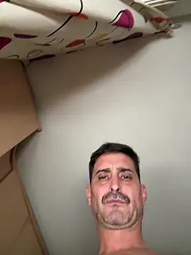 Snapshot of jonymoreno chatting on 03.12.25 jonymoreno online show from 03.12.25