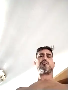 Snapshot of jonymoreno chatting on 09.12.25 jonymoreno online show from 09.12.25