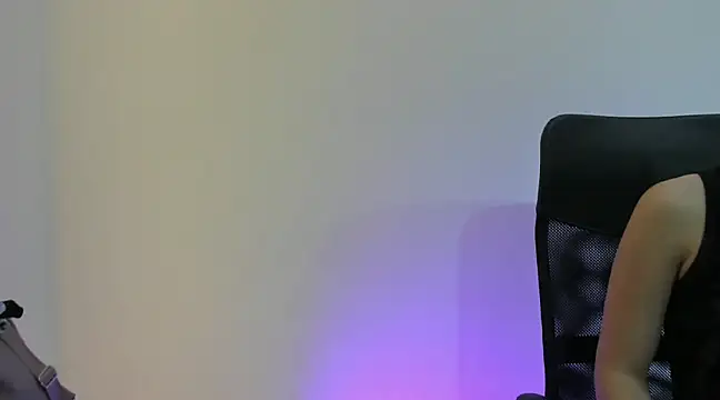 Snapshot of LilibetAndStrong chatting on 03.21.25 LilibetAndStrong online show from 03.21.25